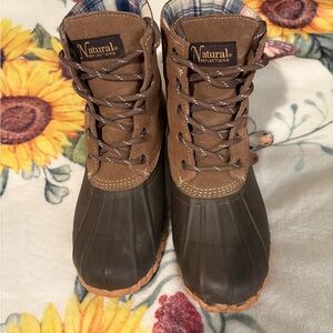 Natural Reflections Tan and Black Outdoor Boots
